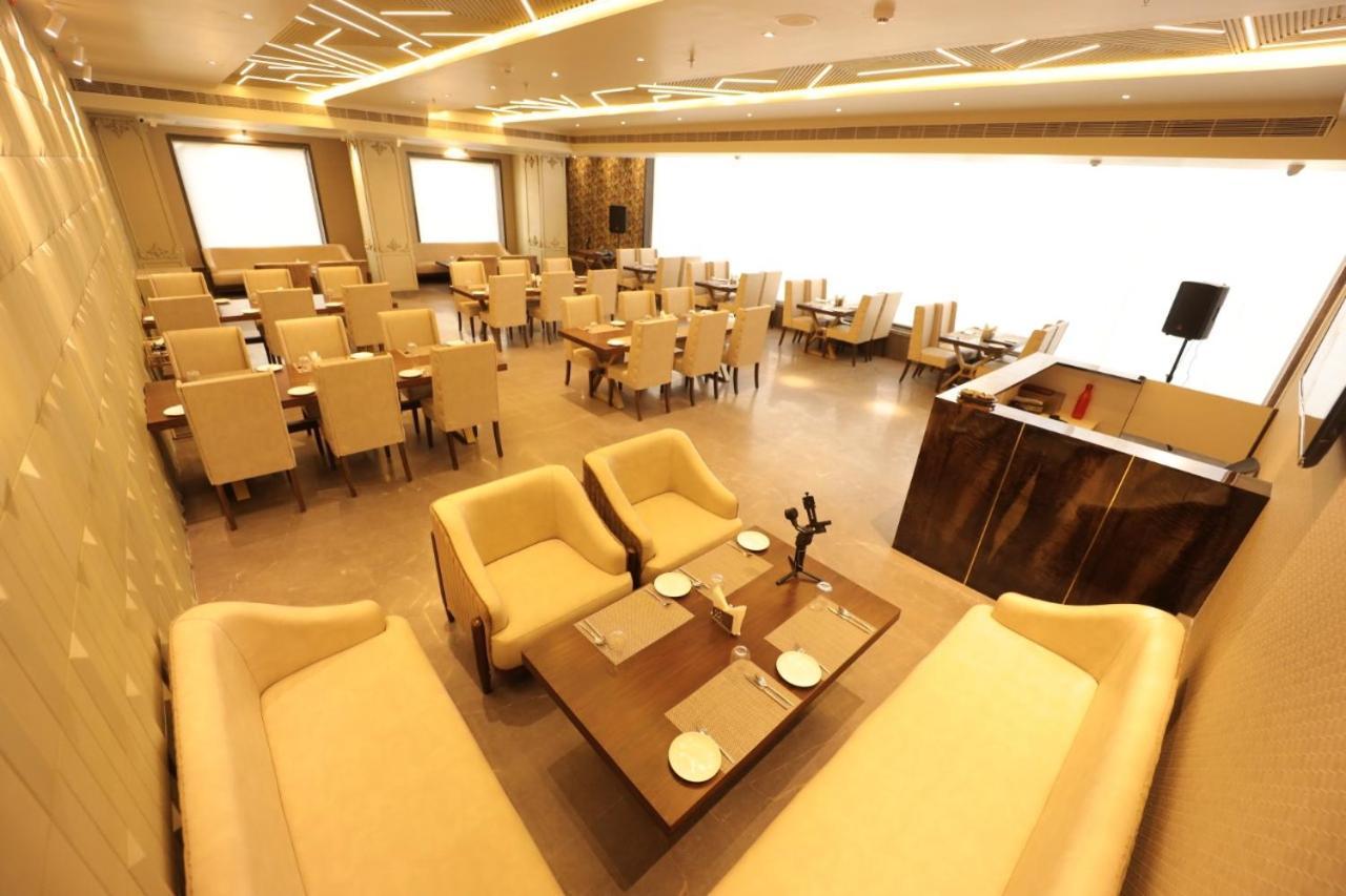 Hotel Mvr Grand カーンプル エクステリア 写真